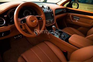 أسود Edition W-12 Bentley Bentayga للإيجار في Abu-Dhabi 2