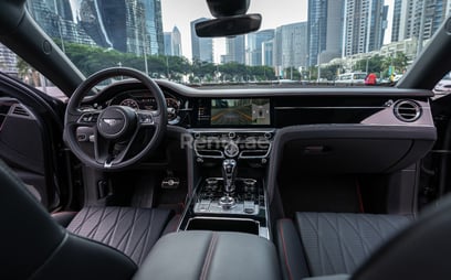 Schwarz Bentley Flying Spur zur Miete in Dubai 3