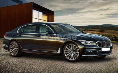 أسود BMW 7 Series للإيجار في Dubai