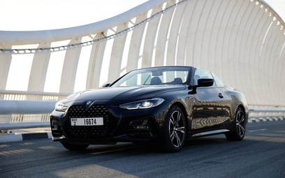 أسود BMW 430i cabrio للإيجار في Abu-Dhabi