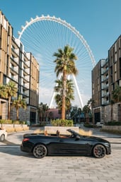 Negro BMW 4M Sport Competition cabrio en alquiler en Dubai 4