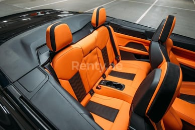 Black BMW 4M Sport Competition cabrio for rent in Abu-Dhabi 9