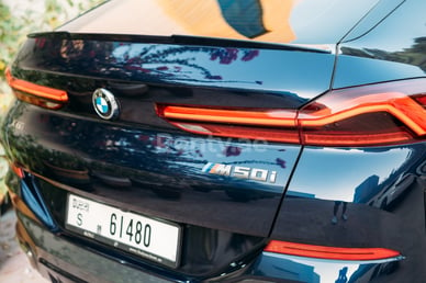 Negro BMW X6 M50 en alquiler en Abu-Dhabi 5