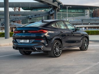 أزرق غامق BMW X6 M-kit للإيجار في Sharjah 2