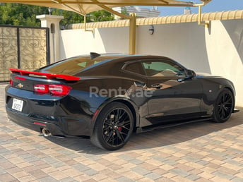 Schwarz Chevrolet Camaro 3.6V6 ZL1 KIT COUPE zur Miete in Abu-Dhabi 5