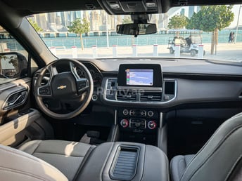 Nero Chevrolet Tahoe in affitto a Abu-Dhabi 2