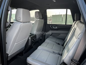 أسود Chevrolet Tahoe للإيجار في Abu-Dhabi 3