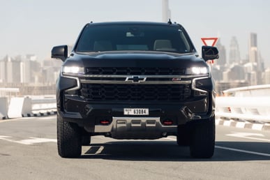 Schwarz Chevrolet Tahoe zur Miete in Dubai 0