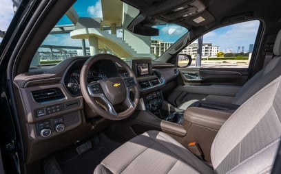 أسود Chevrolet Tahoe للإيجار في Abu-Dhabi 3