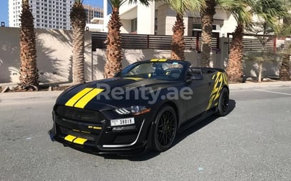 Black Ford Mustang V8 cabrio for rent in Dubai