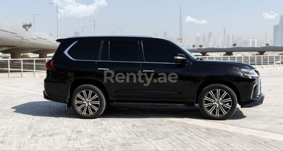 Negro Lexus LX 570S en alquiler en Abu-Dhabi 4