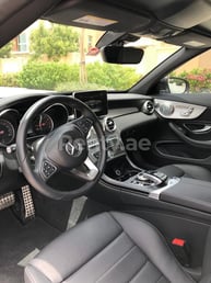 أسود Mercedes C Class للإيجار في Dubai 2