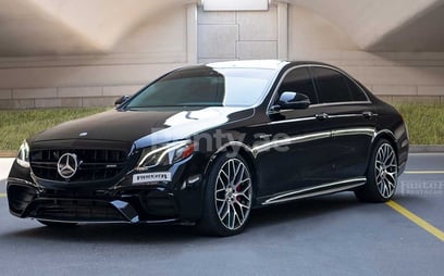 Black Mercedes E Class for rent in Abu-Dhabi