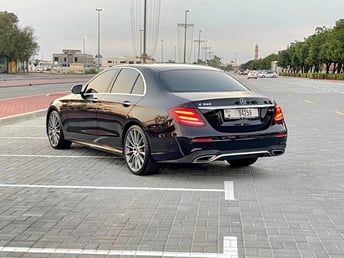 Black Mercedes E Class for rent in Abu-Dhabi 4