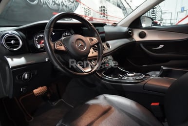 Black Mercedes E 200 for rent in Abu-Dhabi 2