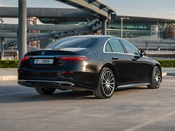 أسود Mercedes S500 للإيجار في Abu-Dhabi 2