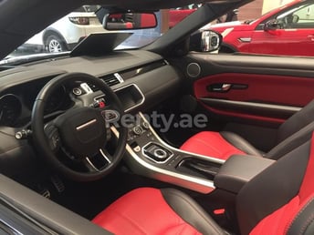 Schwarz Range Rover Evoque zur Miete in Abu-Dhabi 2