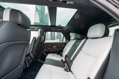 Schwarz Range Rover Sport NEW SHAPE zur Miete in Dubai 5