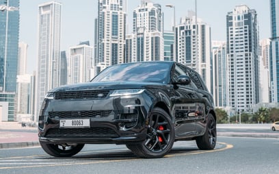 Noir Range Rover Sport NEW SHAPE en location à Sharjah