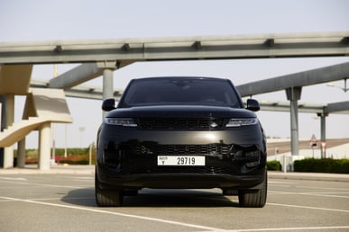 Schwarz Range Rover Sport zur Miete in Sharjah 0