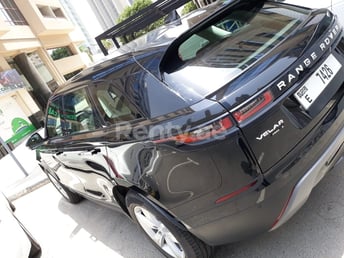 Schwarz Range Rover Velar zur Miete in Sharjah 4