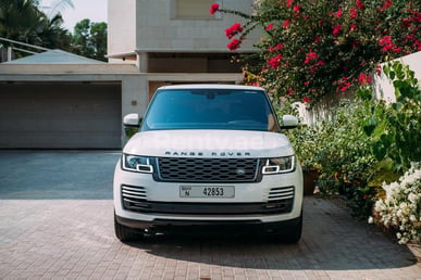 Black Range Rover Vogue for rent in Dubai 8