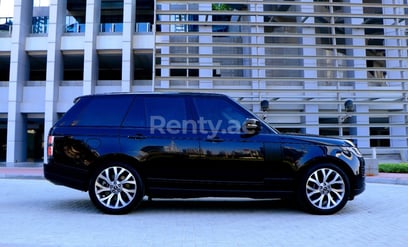 أسود Range Rover Vogue للإيجار في Abu-Dhabi 0