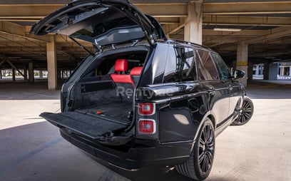 Black Range Rover Vogue for rent in Dubai 6