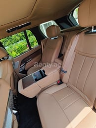 Black Range Rover Vogue for rent in Dubai 2