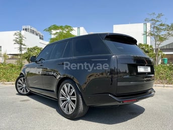 Черный Range Rover Vogue в аренду в Abu-Dhabi 1