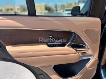 Schwarz Range Rover Vogue zur Miete in Abu-Dhabi 6