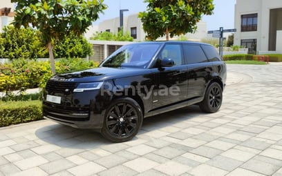 Negro Range Rover Vogue en alquiler en Dubai