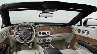 Nero Rolls Royce Dawn in affitto a Abu-Dhabi 2