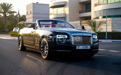 Nero Rolls Royce Dawn Black Badge in affitto a Dubai