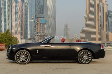 Schwarz Rolls Royce Dawn zur Miete in Dubai 1