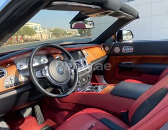 Nero Rolls Royce Dawn in affitto a Abu-Dhabi 1