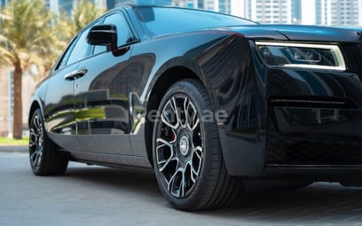 Schwarz Rolls Royce Ghost Black Badge zur Miete in Dubai 0