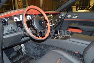 أسود Rolls Royce Wraith-BLACK BADGE ADAMAS 1 OF 40 للإيجار في Dubai 2