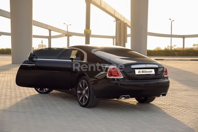 Noir Rolls Royce Wraith en location à Dubai 1