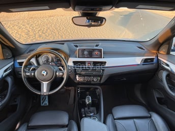 Blau BMW X1 M zur Miete in Sharjah 2