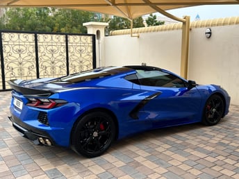 Bleue Chevrolet Corvette en location à Dubai 2