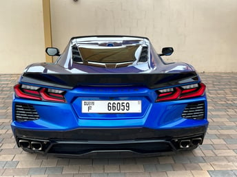 Bleue Chevrolet Corvette en location à Abu-Dhabi 7