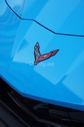 Azul Chevrolet Corvette en alquiler en Sharjah 3