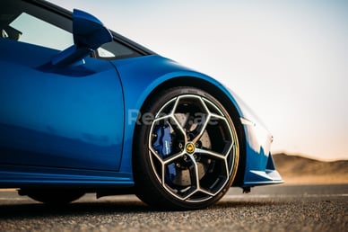 Blue Lamborghini Evo Spyder for rent in Dubai 1