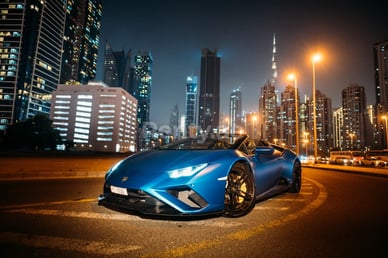 Blu Lamborghini Evo Spyder in affitto a Abu-Dhabi 6