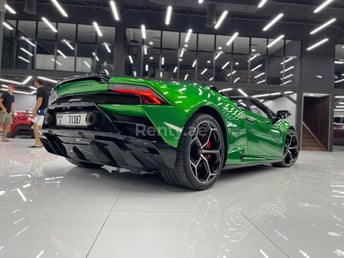 Green Lamborghini Evo Spyder for rent in Dubai 1