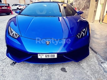 Azul Lamborghini Huracan Spyder en alquiler en Sharjah 3