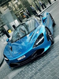 Blue McLaren 720 S Spyder for rent in Dubai 2