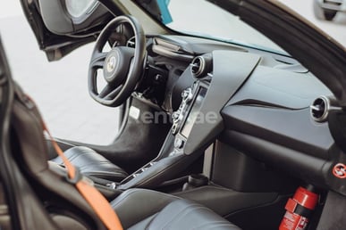 أزرق McLaren 720 S Spyder للإيجار في Abu-Dhabi 5