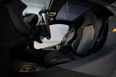 أزرق Mclaren GT للإيجار في Sharjah 9